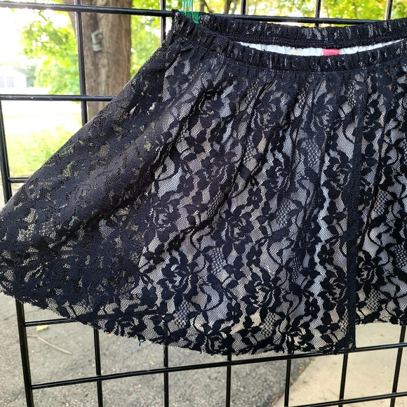 Host Pick 💝 Girls cute layered Skirt - Picture 3 of 7